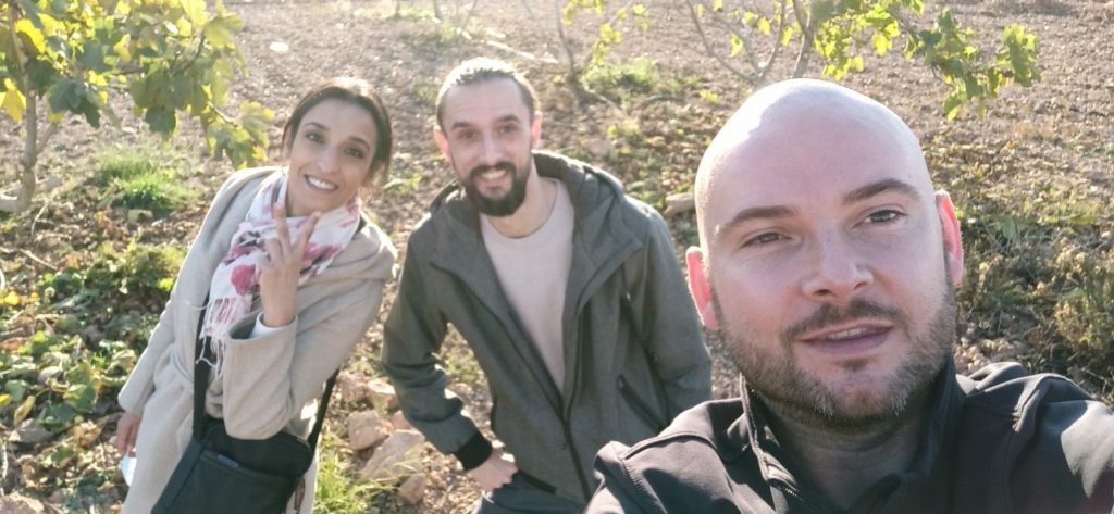 Equipe Housna Cosmetics